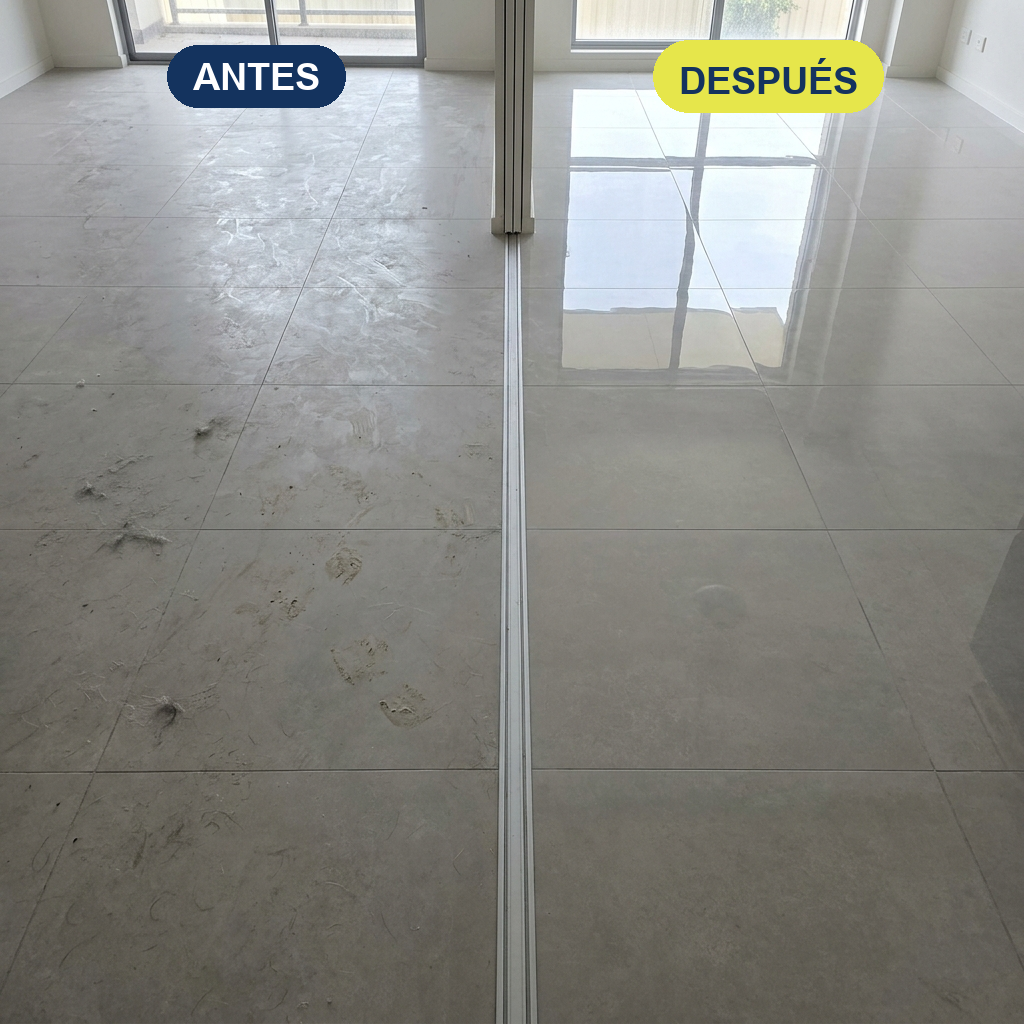 Piso de porcelanato antes y despues de pasar el trapo de piso desechable Impeke